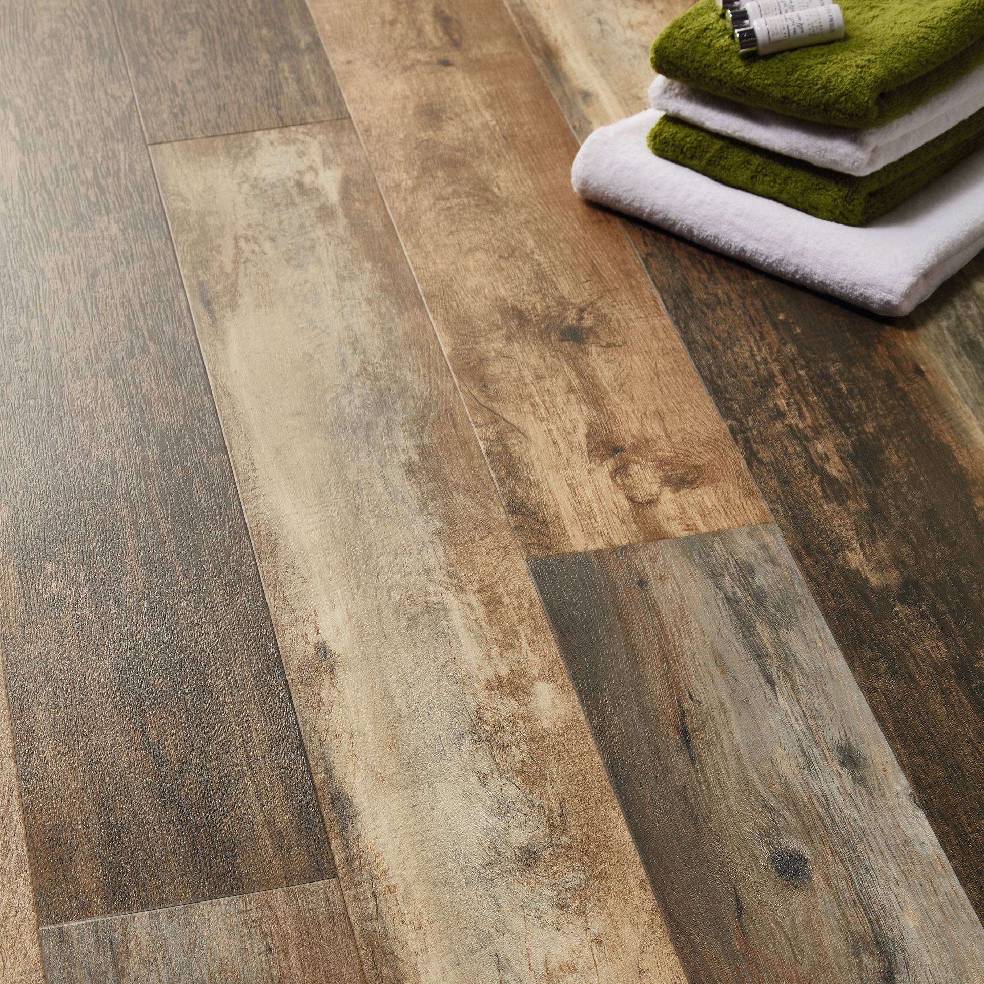 Polyflor Expona Design Rustic Spiced Timber 9047